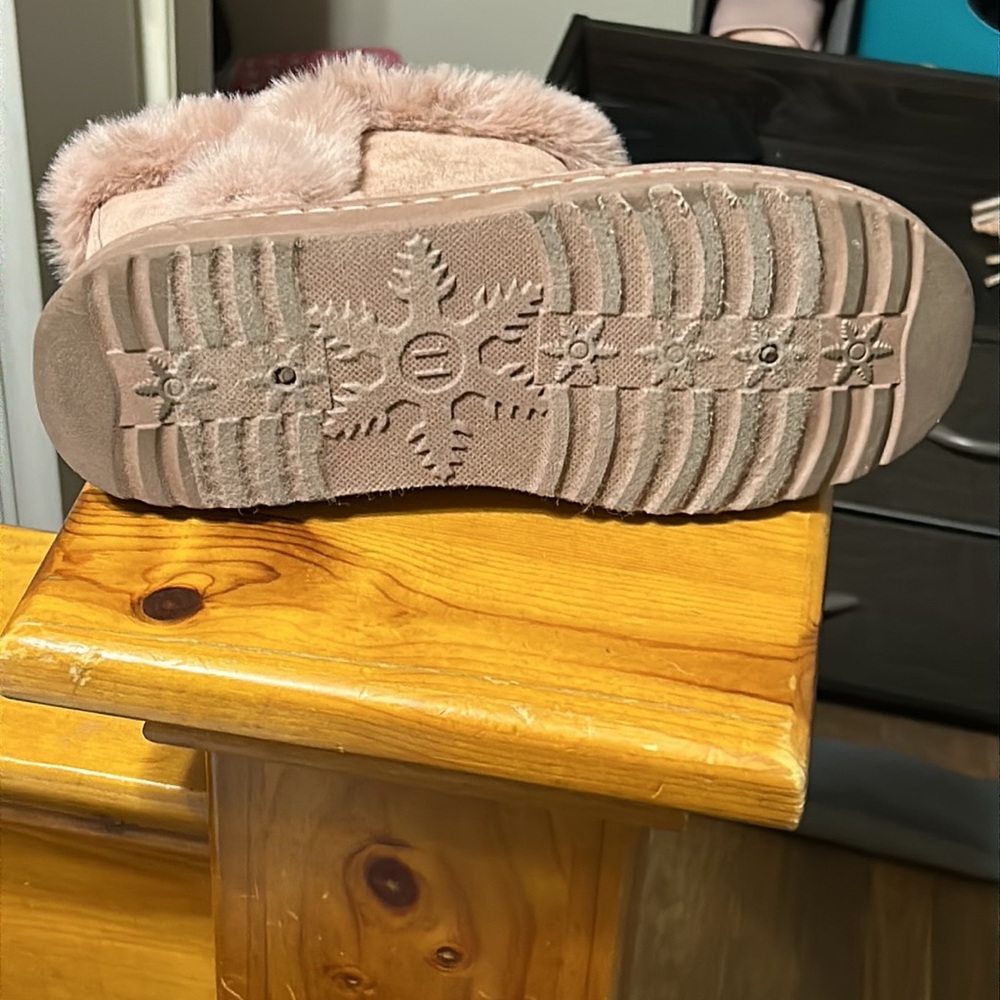 SO Paulina Woman’s Faux Fur Winter Boots. Mauve - Picture 4 of 6